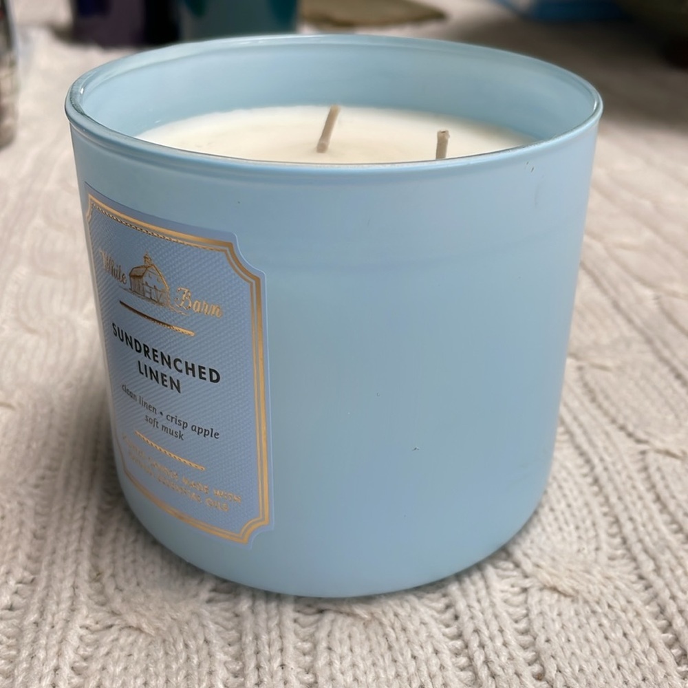 NWT Bath & Body works: sundrenched linen 3 wick candle linen/apple/soft musk - Picture 8 of 10